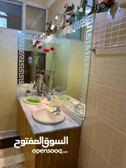 19 منزل بيت للبيع او للاستثمار مع إمكانية البناء على السطح