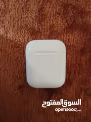  2 airpods 2 اصليه مستعمل بشكل خفيف جدا