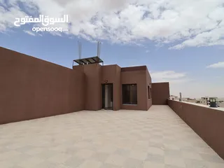  29 شقة طابق أخير مع روف (205م)داخلي (80م)ترس خارجي في أرقى مناطق ام حجير شفا بدران