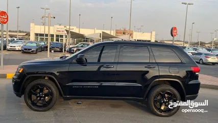  2 Jeep Grand Cherokee Laredo 2018