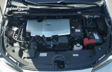  8 تويوتا بريوس 2022 XLE فحص كامل فل ما عدا الفتحة صنف بيرسونا TOYOTA PRIUS 2022 XLE FULLY LODED