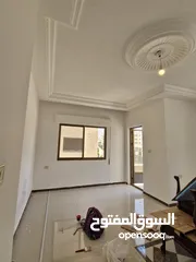  5 شقة نظيفه للايجار (ايجار اول)