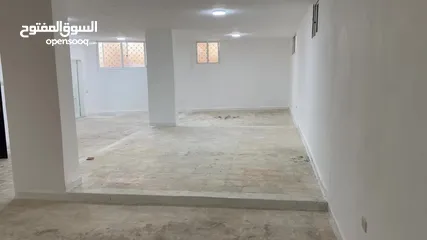  8 مستودع للإيجار بمساحة 140 متر – جاهز بالكامل – جبل النصر (حي عدن)