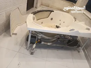  3 جاكوزي بحالة ممتازه