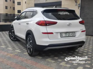  18 هونداي توسان فل الفل اضافات دهان شركة وعداد أصلي 70000كم فقططط رخصة وتأمين شامل للبيع بسعر مغري