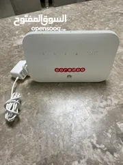  1 Ooredoo router - 1 fiber router + 1 4G router (SIM)