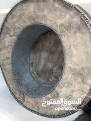  4 قبعة جلد طبيعي