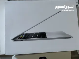  5 ماك بوك برو شبه جديد مشحون فقط 7 مرات