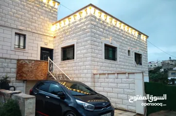  1 منزل خاص مع حديقة ومدخل