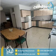  7 شقه مميزة موقع استراتيجي بوسط البلد دقيقه من دوار الساعة قريبه من كل الخدمات هادئه معزوله عن الفوضه