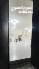  5 مخزن واسع للايجار مع رمبة بسعر مناسب