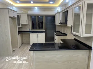  28 مطابخ خشب  مطابخ اللمنيوم أماراتي بجميع الألوان بكفالة 10 سنوات