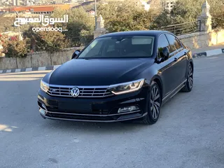  8 باسات R line بحالة الوكالة