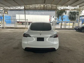  4 Tesla Y 2023 long range عداد 3000 ميل