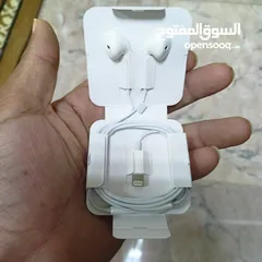  2 للبيع سمعات ايفون اصليه .جديده