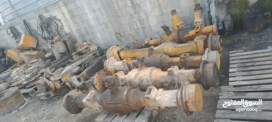  11 يوجد جميع القطع  جي سي بي   يوجد قطع باكو كتربلر      يوجد جميع قطع لودر 950 c   930    920 كتربلر