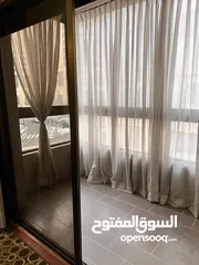  8 3 غرف نوم ,مفروش مع كامل الاحهزة ، ط4 مقابل فندق سانت ريجز / يوجد غرفتين .حمامين ط3  عبدون