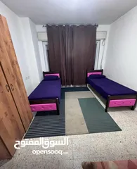  1 متوفر شاغر (لصبايا عدد 2 )في غرفه مشتركه