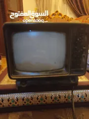  1 تليفزيون قديم