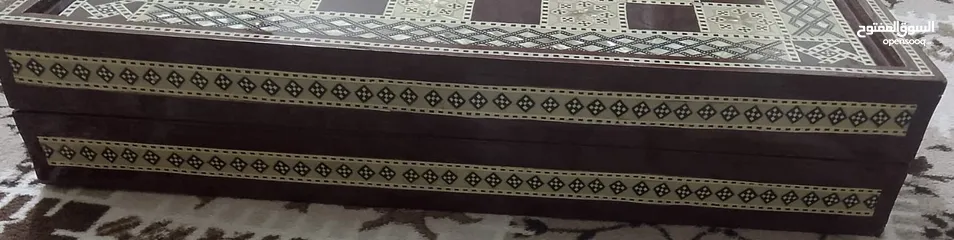  4 طاولة زهر خشب زان ثقيل محفر