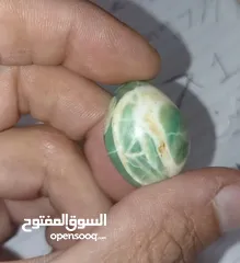  4 احجار كريمة خضراء حجر كريم اخضر حجر زمرد مع عروق بيضاء قص على شكل دمعة للخواتم والقلائد والاساور حسب