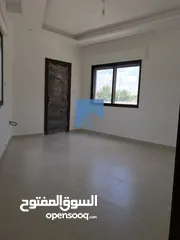  17 شقة أرضية فاخرة للبيع في الجندويل  - مقابل أسواق السلام 130م مع ترس 30م لم تسكن