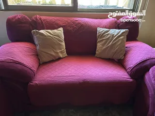  2 طقم كنب دب 7 مقاعد بحالة جيدة
