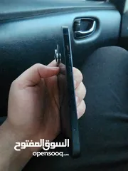  4 ايفون وكاله مع الكرتونه بطاريه 100 مكفول سنه تقريبا ولا خشط البيع