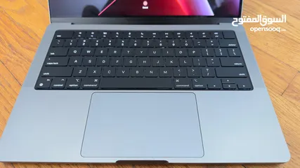  3 MacBook Pro (14-inch)