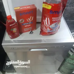  2 جلاية هايسنس بحالة الجديد للبيع بسعر نهاائي 100 دينار فقط لا يوجد مفاصله للتواصل الرقم بالوصف