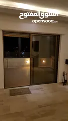  12 شقه مع روف مميزه للبيع