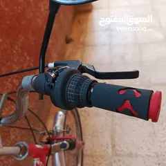  3 بسكليت ياباني جنط 20 بنفك وبتركب علي جك وعليه غيارات وهدية مرايا حقيقية راكبة