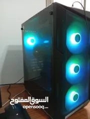  4 كمبيوتر جيمنغ وحش بلآداء مع تبريد مائي مغلق مستعمل لمدة خفيفة شبه جديد