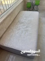  2 فرشة مفرد 31سم بحالة جيدة