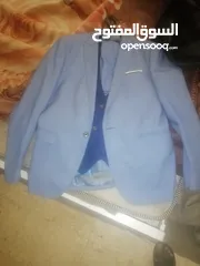  1 بدله رسميه لم تلبس الا مره واحده الموقع صويلح السعر 30 دينار قابل للتفاوض بشي بسيط