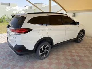  1 تويوتا راش للبيع بدون صبغ بدون حوادث  Toyota Rush for sale