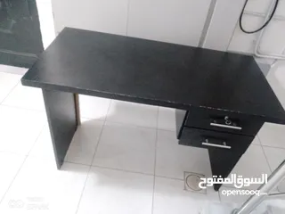  5 مكتب للدراسه بحاله جيده جدا استعمال شهرين فقط لا غير السعر مغري