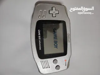  7 مجموعة أجهزة نينتندو جيم بوي كولور وجيم بوي أدفانس كلاسيكية للبيع - حالة ممتازة"