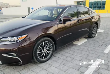  3 لكزس ES350 وارد 2017 للبيع او البدل مع بيكاب حادث جداً بسيط