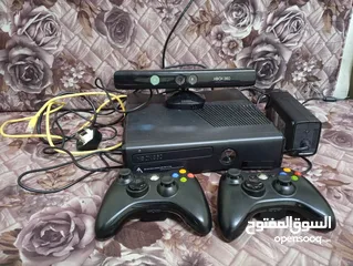  4 xbox 360 للبيع معدل معاه اكثر من 50 لعبه