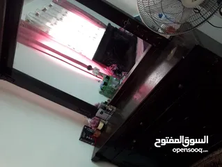  1 غرفة نوم بحال ممتازه مع فرشتها وكاله