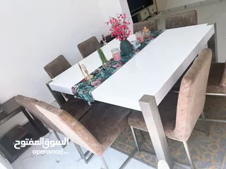  5 IKEA dinning table +chairs