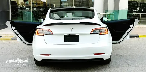  29 تيسلا 2022 model 3 فحص كامل 4 جـــيـــد بدون ملاحظات بودي (كرت ابيض) بحالة الوكالة بسعر لقطة ومحرووق