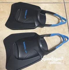  2 زعانف سباحة speedo