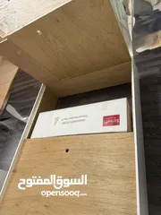  6 تخت مفرد ونص بوكس لون ابيض مع فرشة زنبرك استعمال اقل من سنة