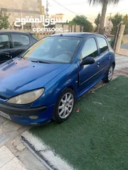  1 بيجو 206 موديل2001 جير عادي ماتور 1600 للبيع المستعجل