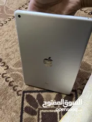  5 ايباد 9 للبيع 64 قيقا استعمال خفيف جدا للدراسه بحاله الوكاله