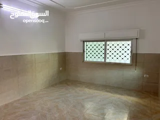  6 شقة طابق أرضي مع ترس