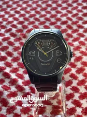  1 ساعة فيروتشي شغالة بحالة جيد جدا حجم القطر 44 تقريبا ،موجود خدمة توصيل لجميع المناطق