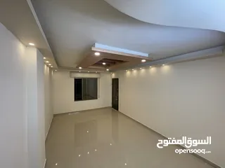  13 شقه بمدخل مستقل فاخره ومميزه  طابق ارضي مجمع عمان جديد